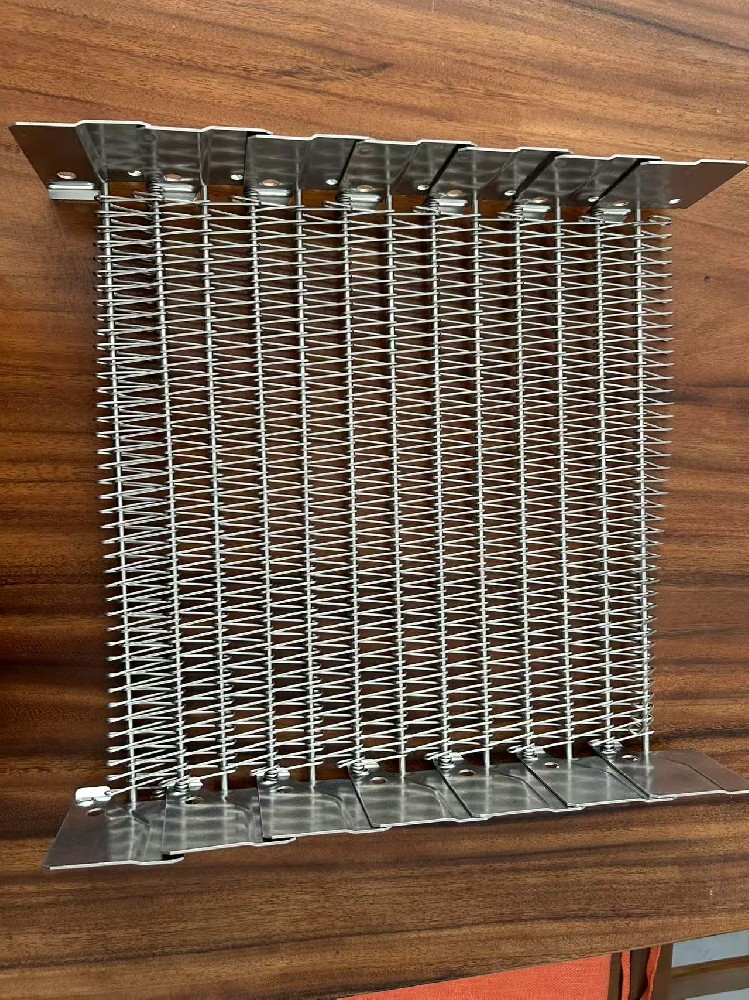 self-stacking mesh belt